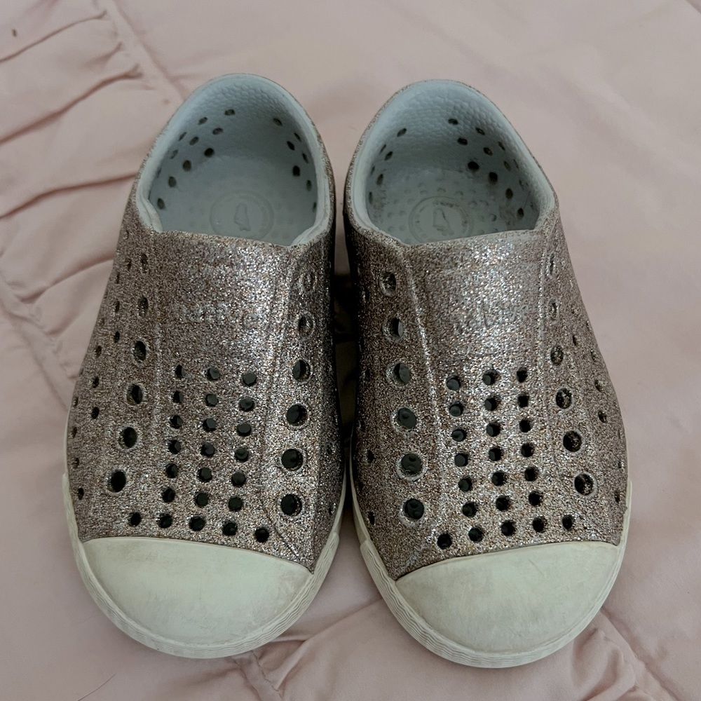 Native Bling Glitter Shoes Size 6 toddler